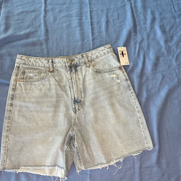 BP. High Rise Raw Hem Denim Jean Shorts Light Wash NWT Women’s Casual - Picture 5 of 10